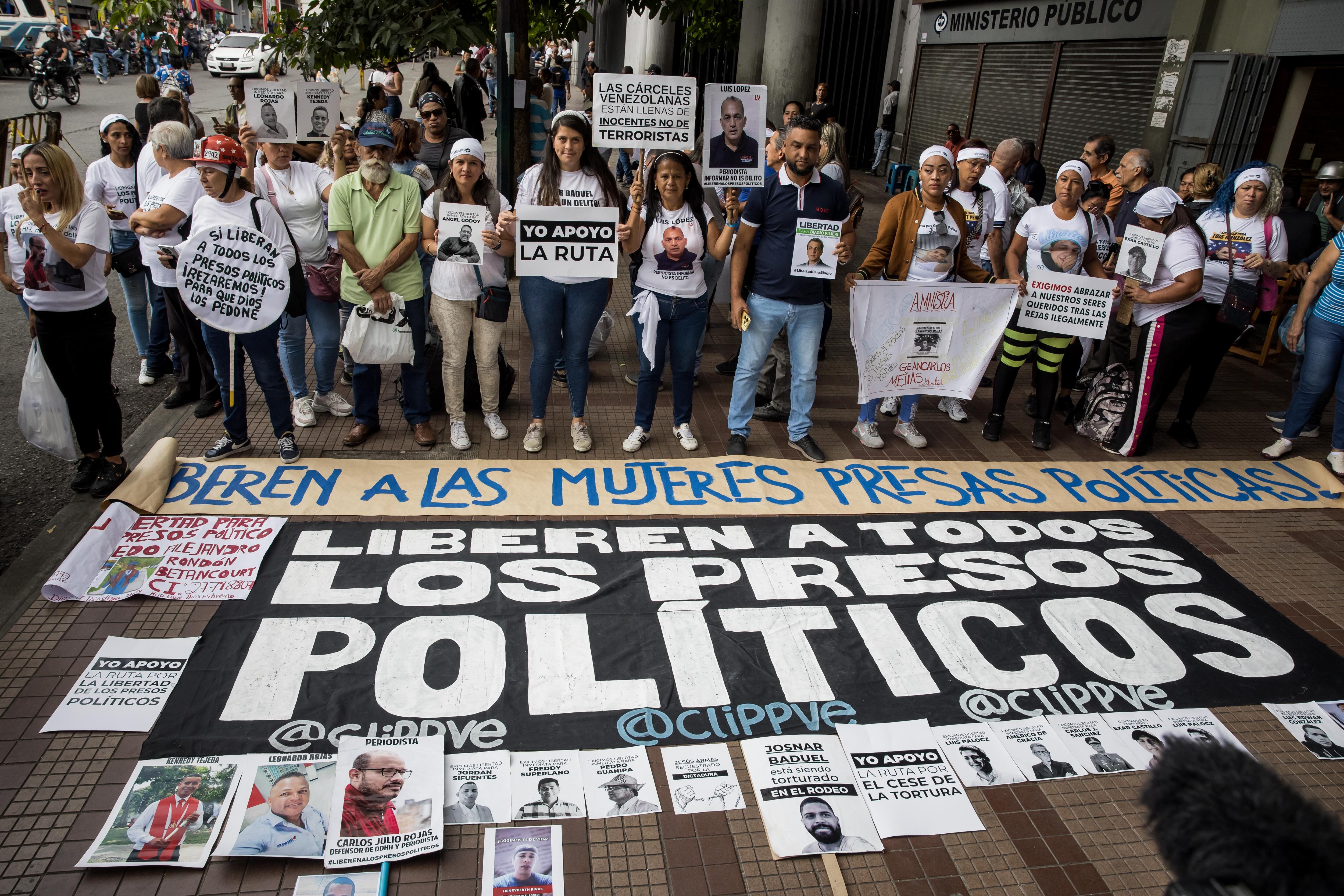 El Foro Penal reporta al menos 884 personas privadas de libertad por motivos políticos, incluyendo extranjeros y menores de edad (EFE/ARCHIVO)