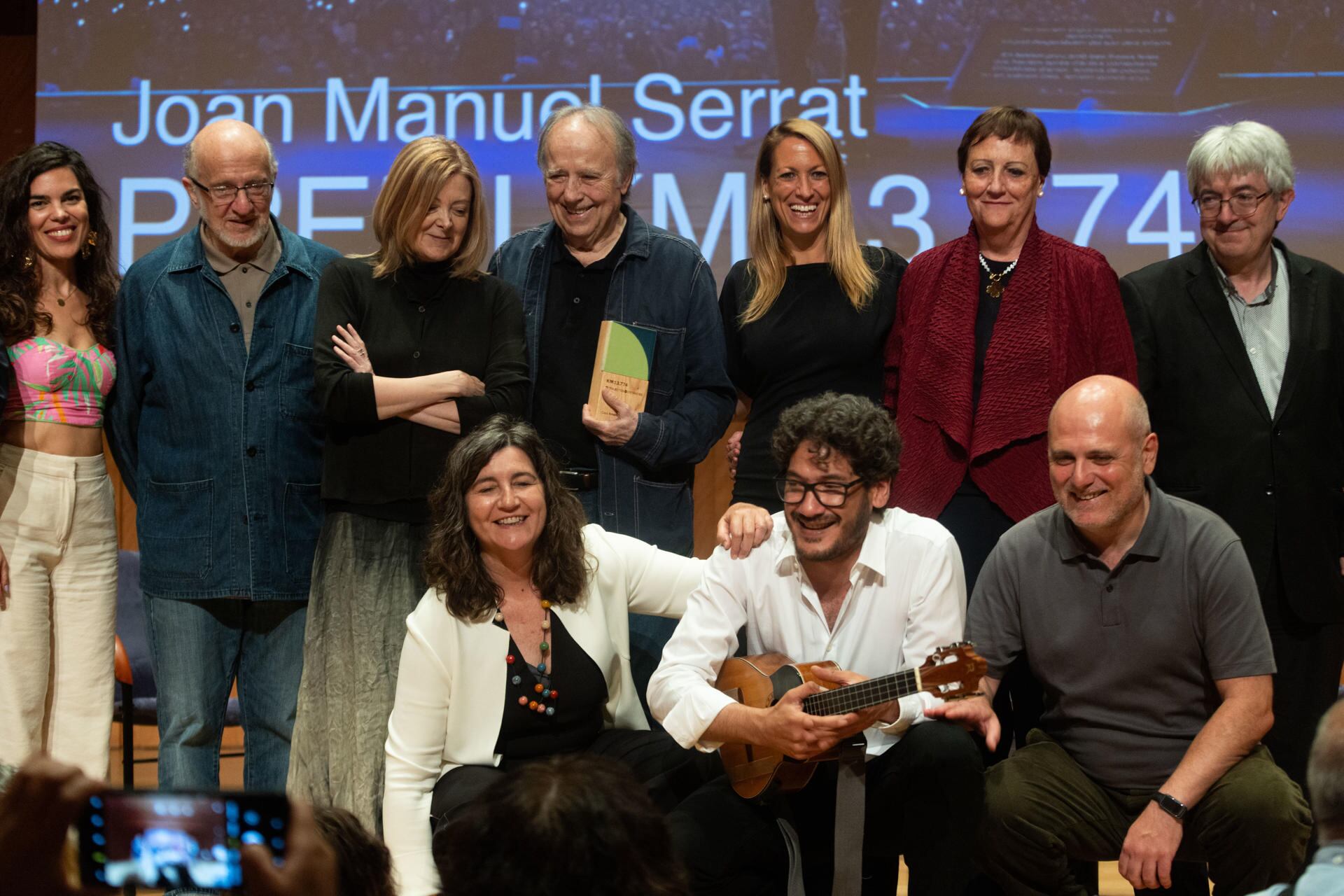 En la ceremonia de entrega, Serrat recordó con cariño su primer viaje a América Latina, un territorio culturalmente rico y musicalmente extraordinario, sgún sus palabras (Crédito: Marta Perez/EFE)