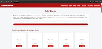 Captura de pantalla del sitio web Rojadirecta con logo, encabezados de sección, texto descriptivo de fútbol en vivo, y tarjetas de canales deportivos