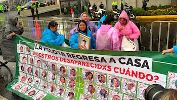 Madres buscadoras exigen destitución de funcionarios de la CDMX tras enfrentamiento con la policía