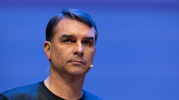 Flávio Bolsonaro cuestionó las urnas electrónicas de Brasil de cara a las elecciones presidenciales
