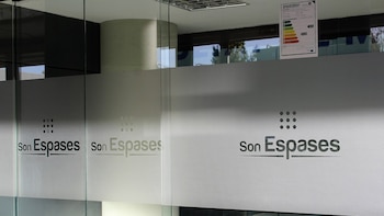 Pasa a planta la mujer