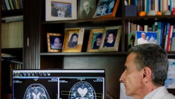 Este es Fernando Hakim, el