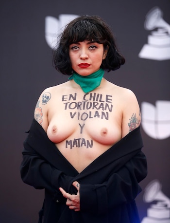 Mon Laferte en la alfombra