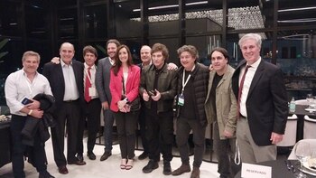 Javier Milei con parte de