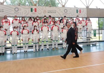 En la ceremonia de abanderamiento