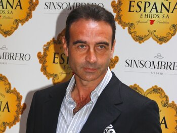 20/04/2021 Enrique Ponce ha presentado el mano a mano que toreará con Gonzalo Caballero el próximo 29 de mayo.
MADRID, 21 (CHANCE) Días después de reaparecer públicamente en compañía de Ana Soria tras su corrida en Sanlucar de Barrameda demostrando que su relación atraviesa por uno de sus mejores momentos, Enrique Ponce ha presentado en un acto celebrado en Madrid el mano a mano que toreará en Navalcarnero junto a Gonzalo Caballero el próximo 29 de mayo.
EUROPA ESPAÑA SOCIEDAD