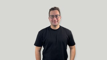 Joan Cwaik es autor y