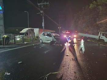 El Salvador registró una nueva jornada de accidentes viales con dos muertos y al menos 10 lesionados en distintos puntos del país. (Foto cortesía Comandos de Salvamento)