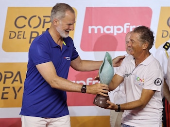 08/08/2026 El Rey Felipe VI junto a Javier Banderas durante la entrega de premios de la 44ª Copa del Rey de Vela Mapfre en el Palacio de La Almudaina, a 8 de agosto de 2026, en Palma de Mallorca (Islas Baleares, España).
POLITICA EUROPA ESPAÑA SOCIEDAD
RAÚL TERREL / EUROPA PRESS