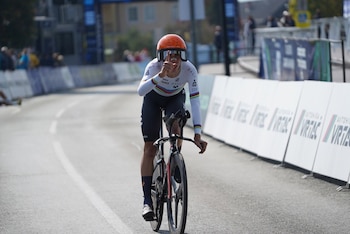 07/10/2026 Ciclismo.- Benjamín Noval, Héctor Álvarez y Alejandra Neira se proclaman campeones de Europa de contrarreloj.
La Selección Española de Ciclismo ha vivido este miércoles una jornada histórica en el Campeonato de Europa de Liubliana, conquistando tres de los seis títulos continentales de contrarreloj individual puestos en juego este miércoles, Alejandra Neira y Benjamín Noval en la categoría júnior y Héctor Álvarez en Sub23.
DEPORTES
RFEC