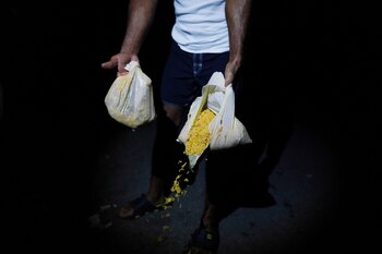 La poca comida se pudre