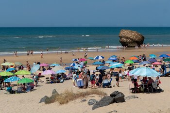 Decenas de personas disfrutan de