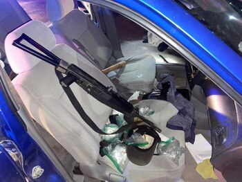 El material y las personas