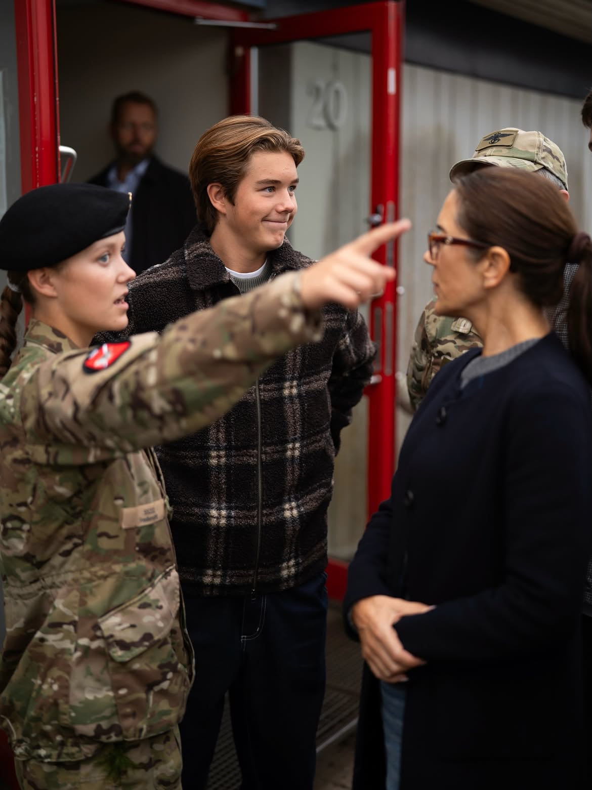 La familia real danesa visita a la princesa Isabella durante su formación militar (Casa Real Danesa)