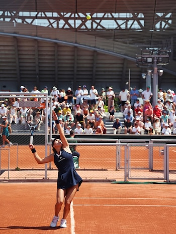 La cucuteña acumula nueve victorias profesionales en Roland Garros y escala virtualmente al puesto 65 del ranking de la WTA tras su triunfo de este jueves - crédito (@matibeckford) @_camilaosorio_/Instagram