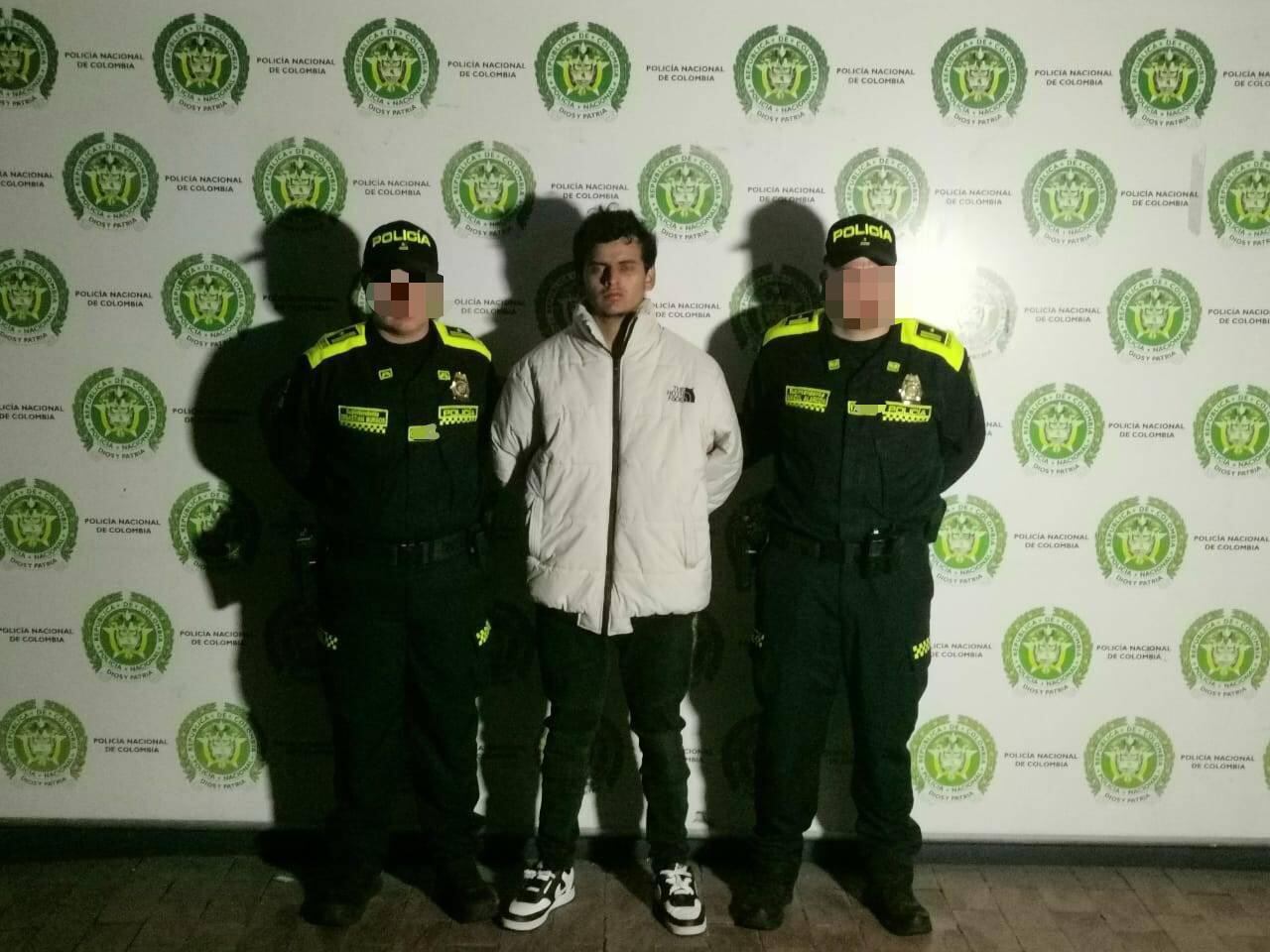 Este sujeto tenía una notificación azul de Interpol - crédito Policía Nacional