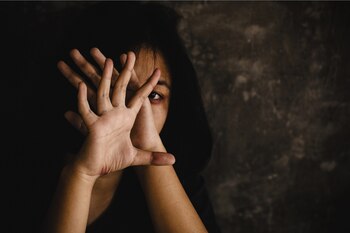 La jueza Angel Kelley condenó a Miguel Gómez-López, ciudadano de Guatemala, a 13 años de prisión por albergar a dos menores desaparecidas y poseer material de abuso sexual infantil en Dorchester, Massachusetts. (Cortesía: Grupo SIPSE)