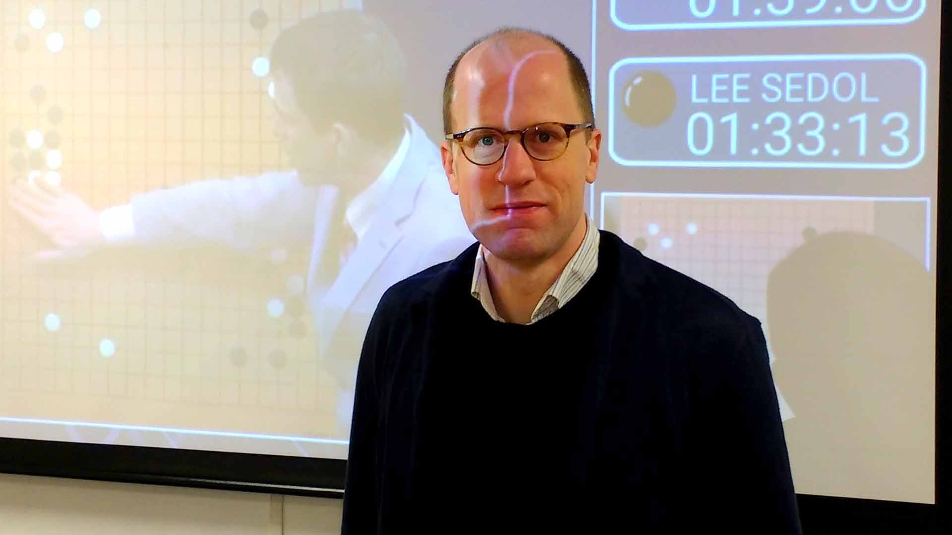 Nick Bostrom, filósofo sueco: “Cuando nos dirigimos en la dirección equivocada, lo último que necesitamos es progreso”