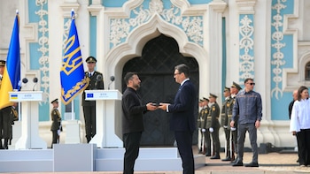 Burnham recalca el apoyo "inquebrantable" a Ucrania y denuncia las "indignantes" amenazas de Rusia