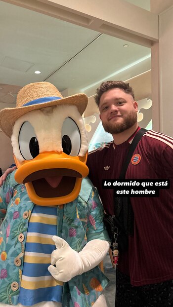 Toto posó junto al Pato