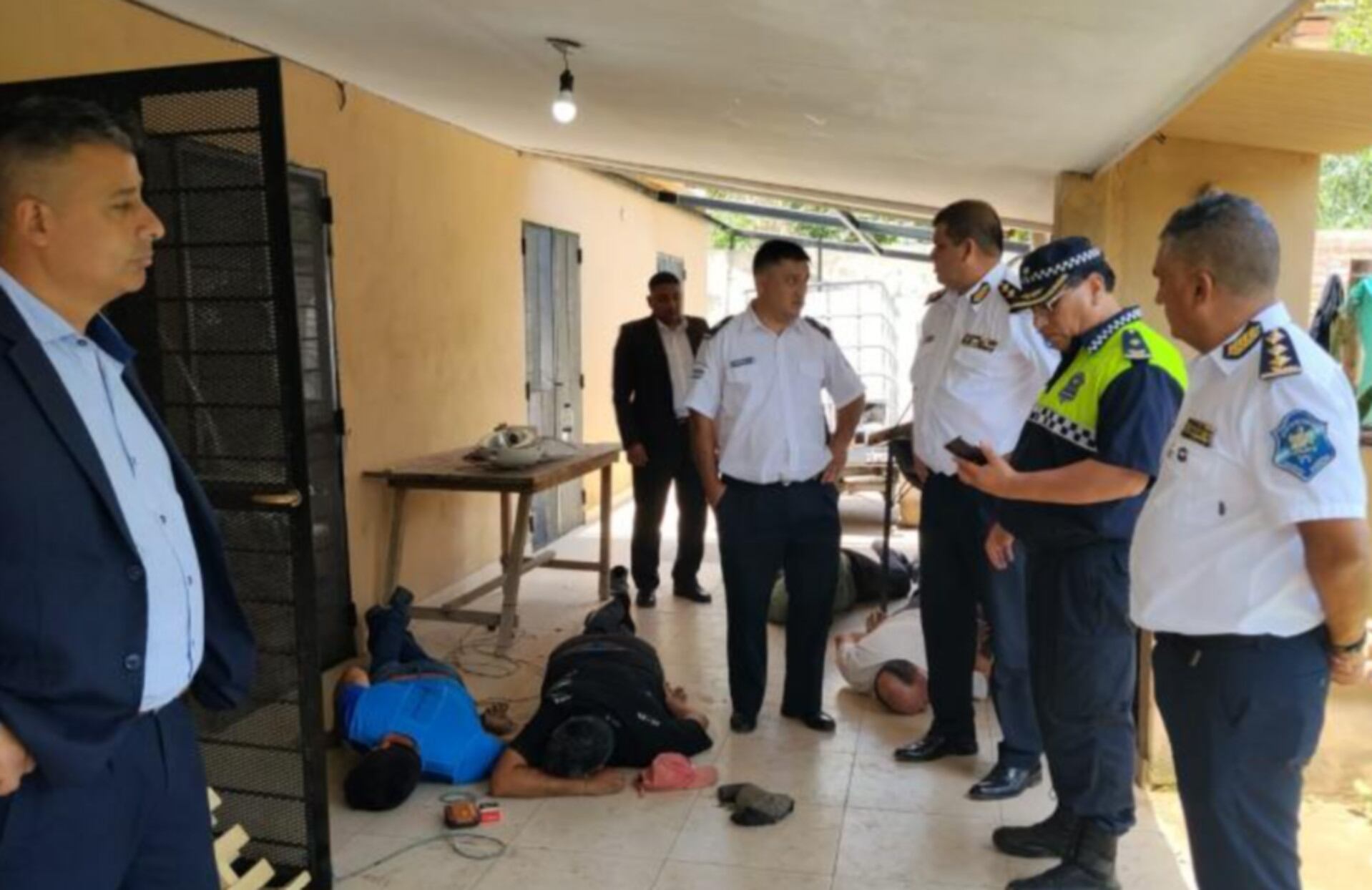 Las máximas autoridades policiales de Tucumán estuvieron presente en el operativo en El Cadillal (Gobierno de Tucumán)