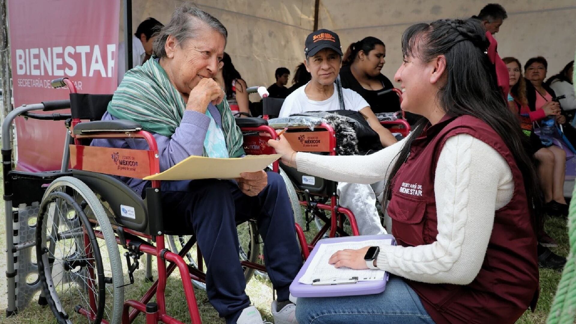 Presentar identificación oficial, CURP, acta de nacimiento, comprobante de domicilio y certificado de discapacidad es obligatorio para completar el trámite. (Gob. Edomex)