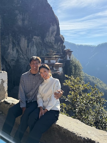 Albon viajó a dos destinos