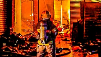 El Salvador: Voraz incendio consume con 42 puestos en el mercado municipal de Armenia, Sonsonate