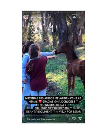 Sus amigos y su mamá