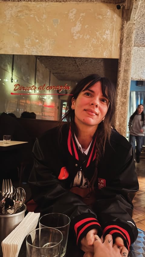 Gimena Accardi fue captada disfrutando de una cena íntima con Seven Kayne, compartiendo un momento especial que incluyó miradas cómplices y un mensaje directo al corazón.