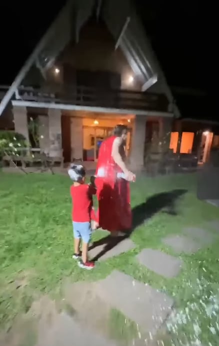 El video viralizó la emoción genuina de Lizy Tagliani al vivir por primera vez la Navidad desde su rol materno