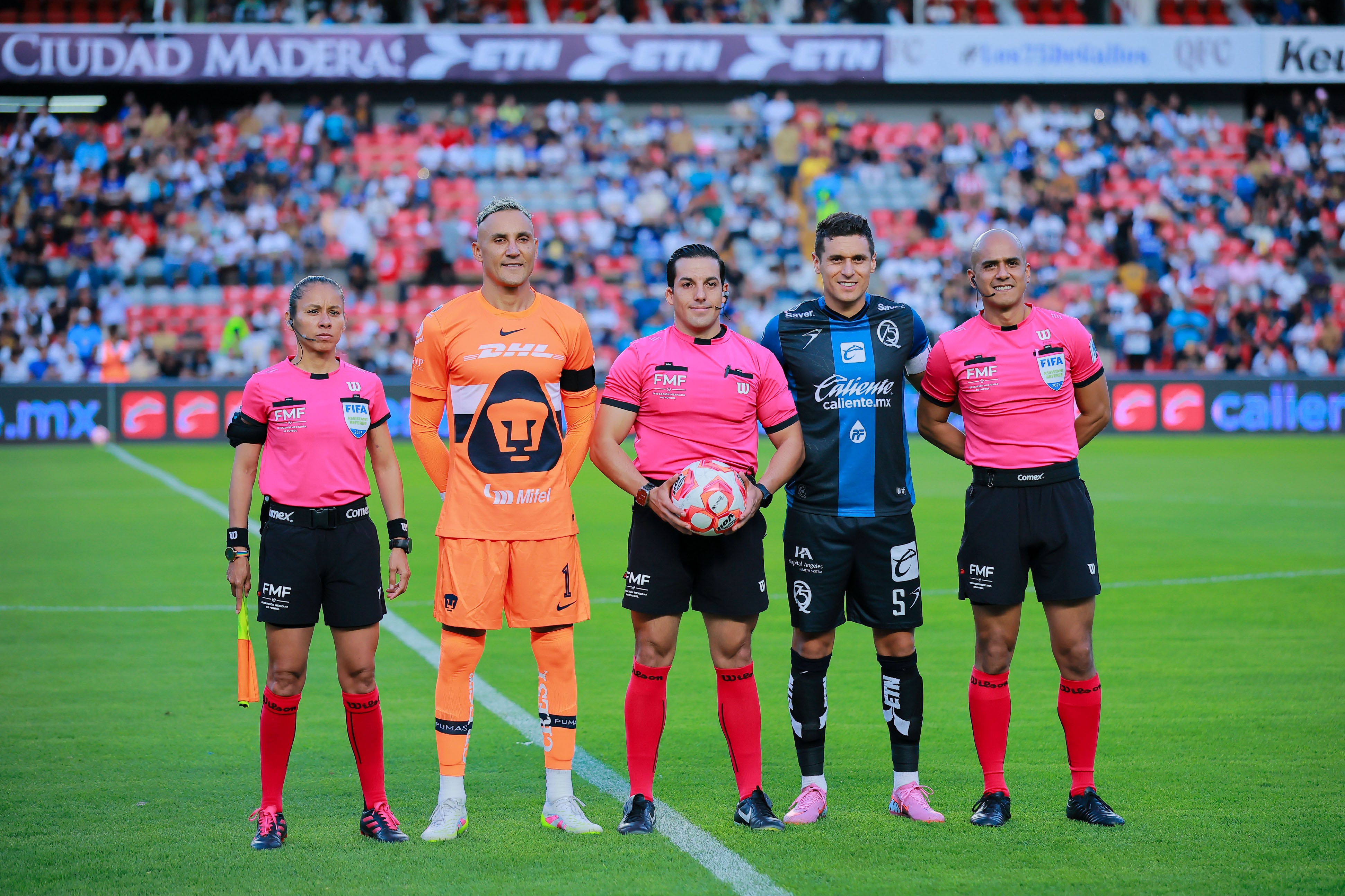 El guardameta tico tuvo sus primeros minutos oficiales con la camiseta de los universitarios. (X/Pumas)