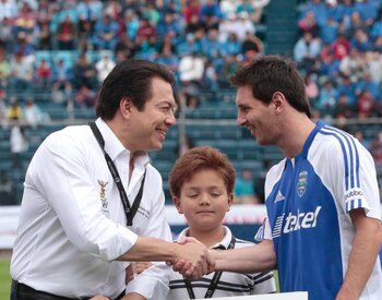 Mario Delgado presumió foto con