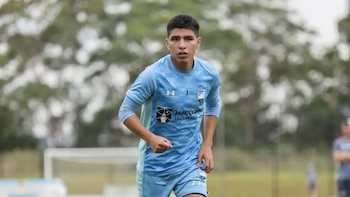 Con Piero Quispe, Sydney FC superó 1-0 a Melbourne Victory y aseguró su lugar en semifinales de la Liga Australiana