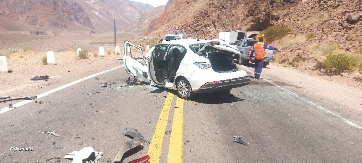 Dos suizos hospitalizados y una francesa con lesiones leves tras siniestro en la Ruta 7