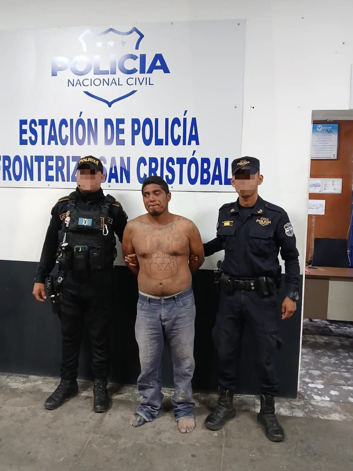 El Salvador capturó en la frontera de San Cristóbal a Douglas Ernesto Vides García, alias “El Gorila”, tras su expulsión de Guatemala. (Foto cortesía)