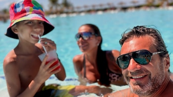 Las fotos de las soñadas vacaciones de Ximena Capristo y Gustavo Conti en las playas de Jamaica