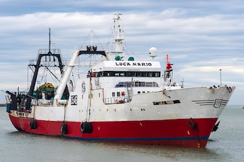 Búsqueda desesperada de un marinero en Santa Cruz