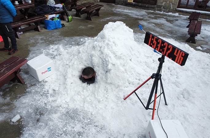 Empezó con baños de hielo, tardó años en animarse a la nieve, pero al hacerlo por primera vez fue récord Guinness