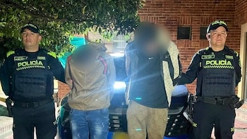 Capturan a dos hombres tras presunto atraco de una camioneta en Bogotá: uno portaba brazalete electrónico del INPEC