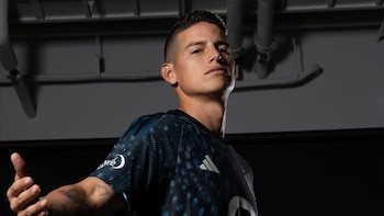 La prensa elogió a James