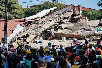 CALI, Aug. 12, 2026 -- Rescuers conduct search and rescue operation on the ruins of a building damaged in an earthquake in Cali, Colombia, Aug. 11, 2026. The death toll from Monday's 7.4-magnitude earthquake in western Colombia has risen to 188, with 1,677 others injured, the Colombian Association of Capital Cities, or Asocapitales, said Tuesday.
Asocapitales said it has launched a system to report and search for missing persons as rescue and damage assessment work continues.,Image: 1122427795, License: Rights-managed, Restrictions: , Model Release: no , Credit line: COLPRENSA / Xinhua News / Europa Press