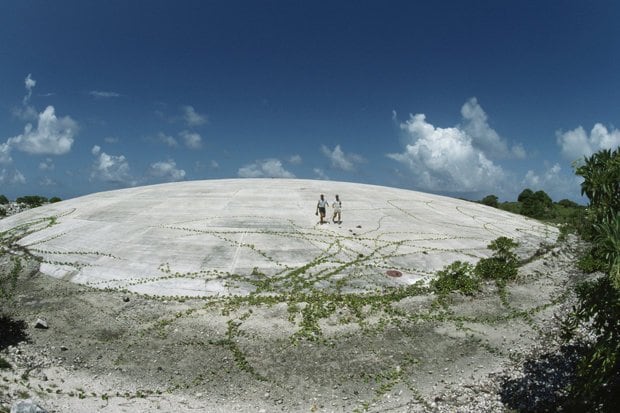 La isla de Runit en el atolón de Enewetak cuenta con una cúpula que guarda 85000 metros cúbicos de basura radioactiva (Foto: Esapacial)