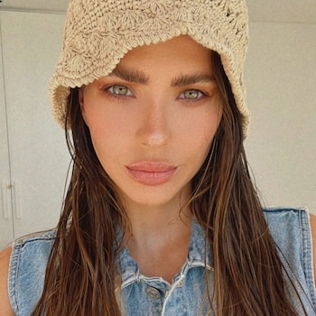 Incorpora un modelo beige de