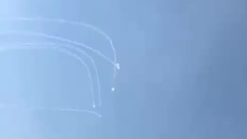 El grupo terrorista Hezbollah lanzó dos cohetes contra territorio israelí: “Es una flagrante violación del alto al fuego”