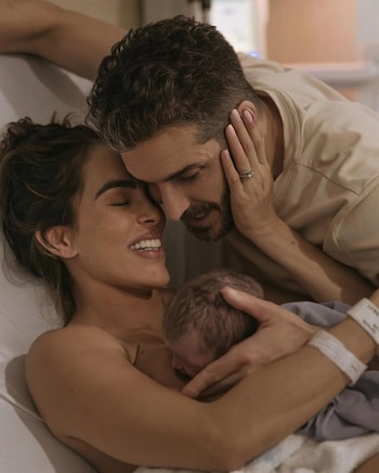 La famosa demostró su felicidad con hermosas fotografías llenas de amor - crédito Sara Corrales / Instagram