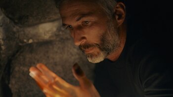 Thomas Salvador dirige, escribe el