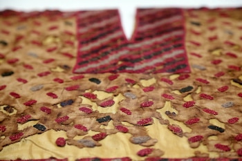 Vista de uno de los textiles Paracas recuperados, el 14 de diciembre de 2017, en el marco de la ceremonia de presentación de los textiles, realizada en la sede del museo de la Nación, en Lima (Perú). Fotografía de archivo. EFE/Ernesto Arias