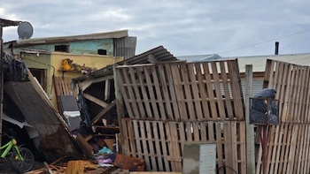 Tragedia en Tierra del Fuego: lo encontraron desmayado por una fuga de gas, salieron a pedir ayuda y la casa explotó